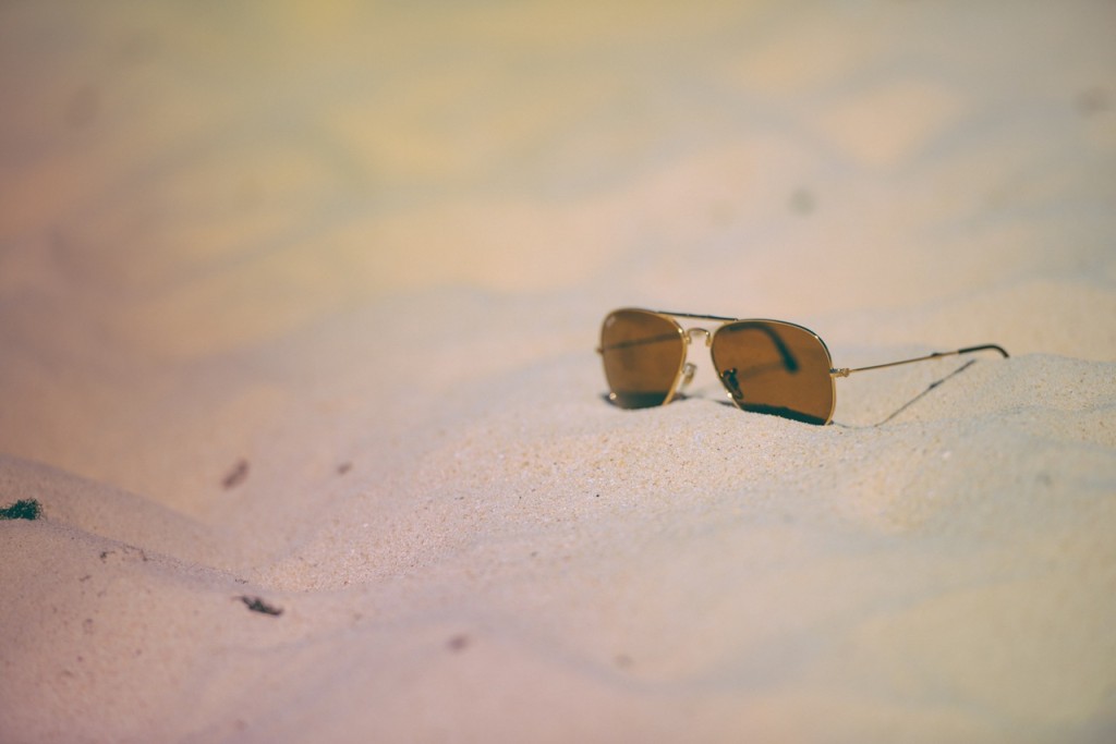 beach-holiday-sunglasses-vacation